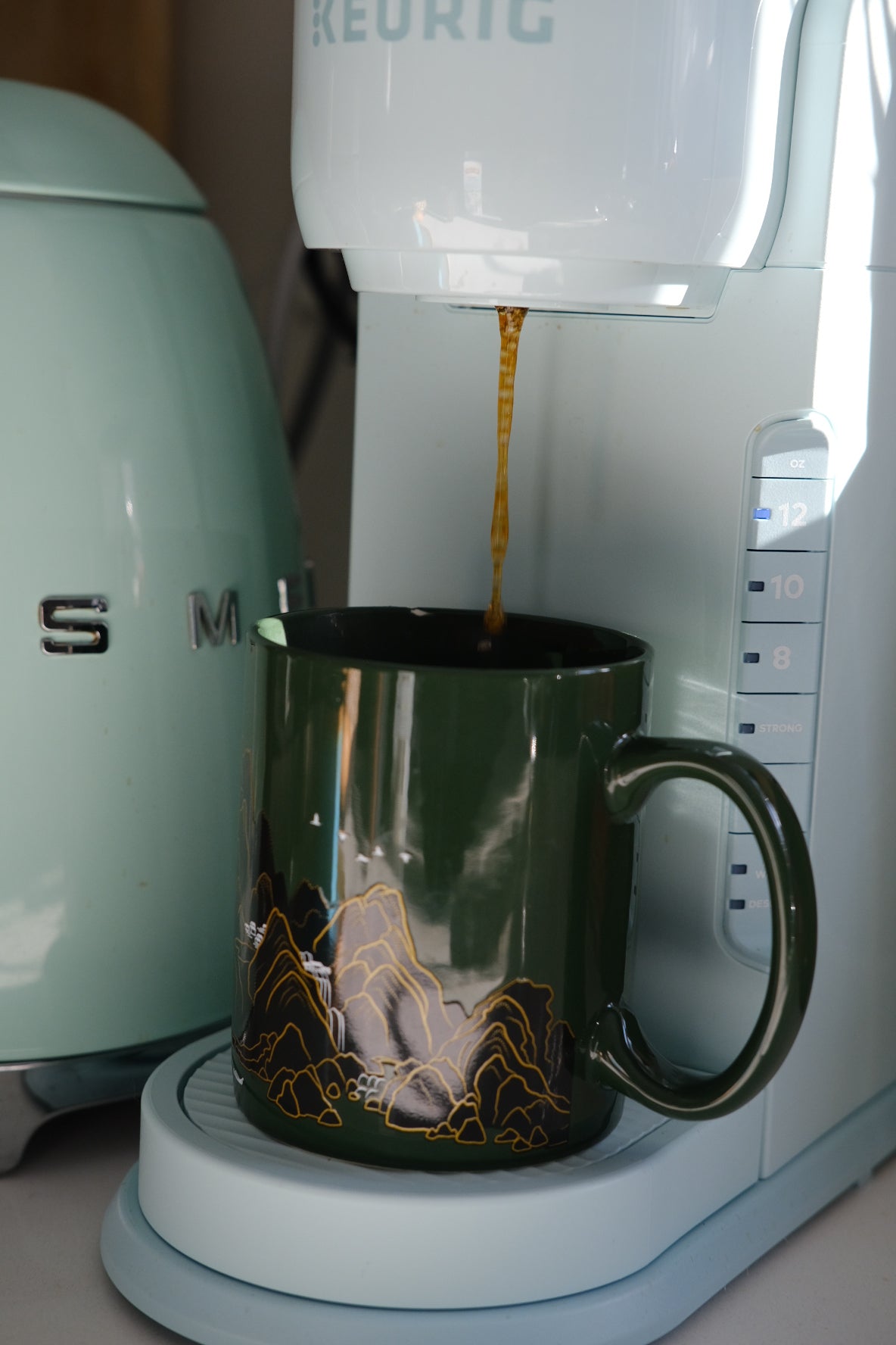 Color-Changed Green Mug