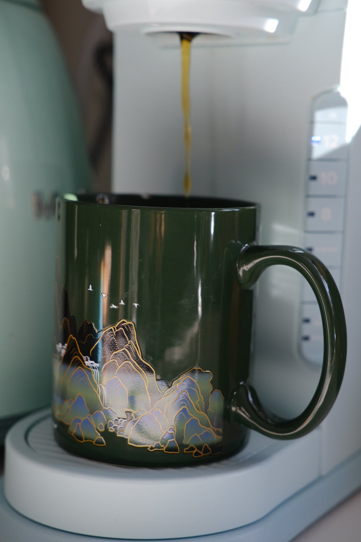 Color-Changed Green Mug